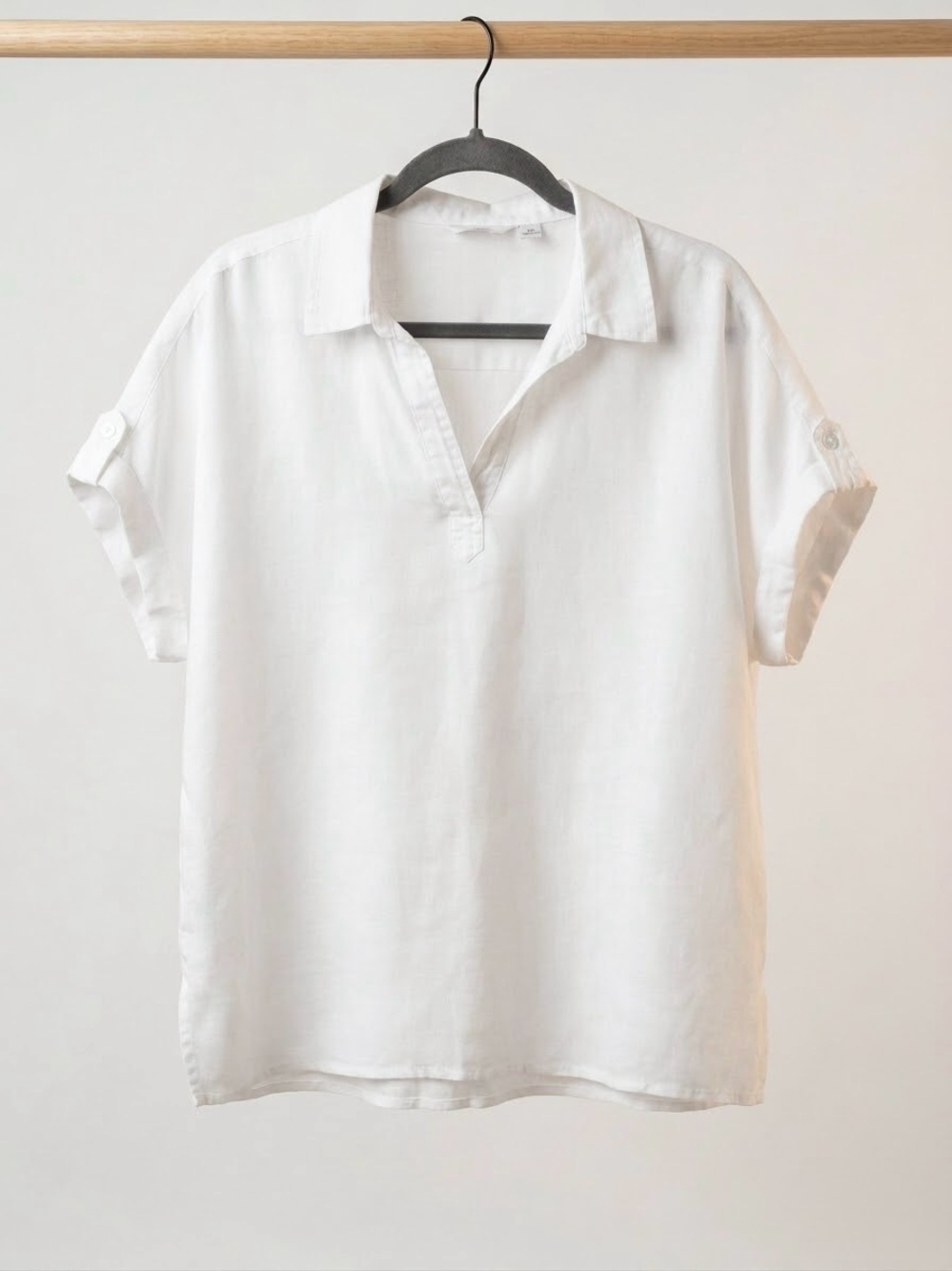 Like New 100% Linen Nicole Miller White Abalone Button Sleeve Top Size Medium